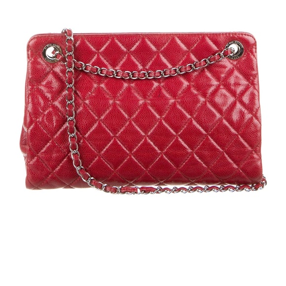 Chanel tote style handbag with versatile chain detail and silver tone hardware - Picture 4 of 5